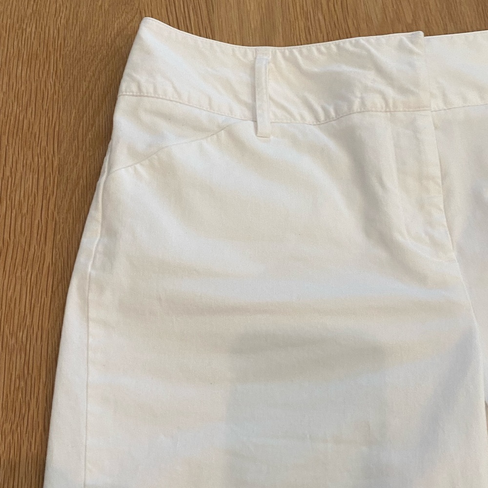 Dana Buchman Signature Womens White Cotton Shorts w Stretch/Side Pockets/Size 10 - Picture 2 of 10